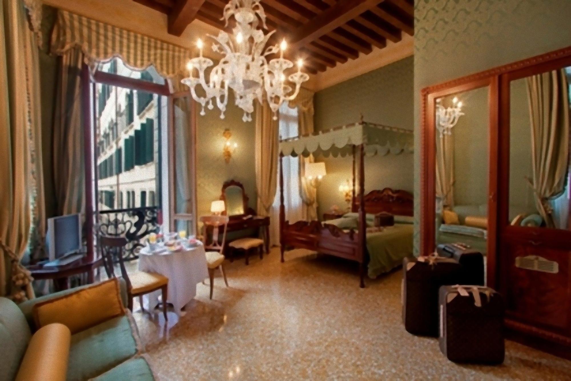 Hotel Al Ponte Dei Sospiri Venice Exterior photo
